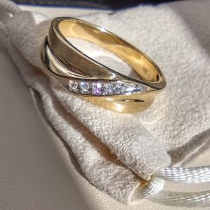 10k yellow gold men's wedding band